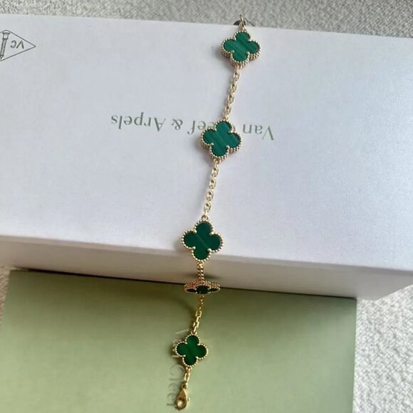 Van Cleef & Arpels 18k gold five-flower malachite bracelet - Picture 2 of 6